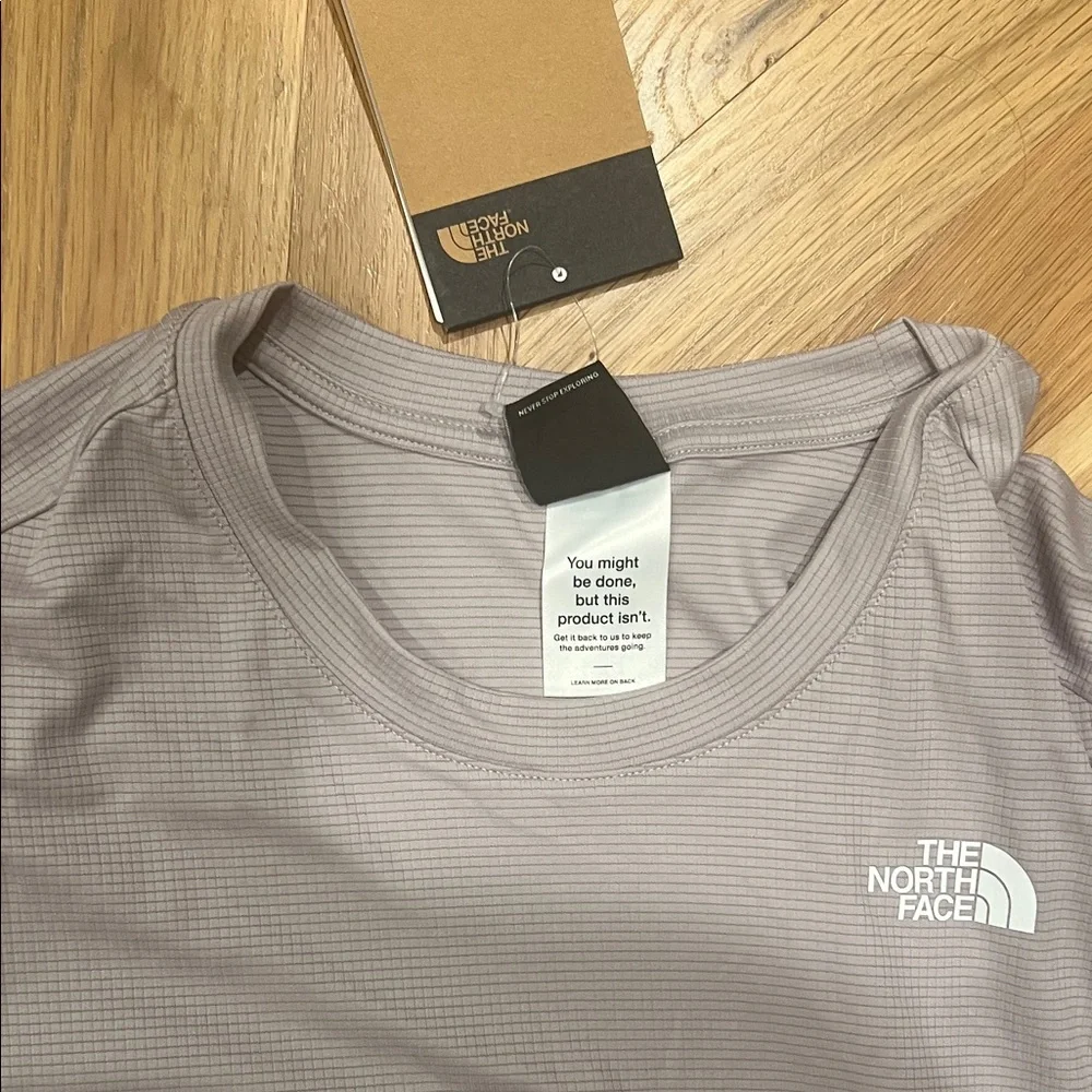 NWT -The North Face Moonstone Grey Women's Shadow Short Sleeve Top - size L - Picture 5 of 8
